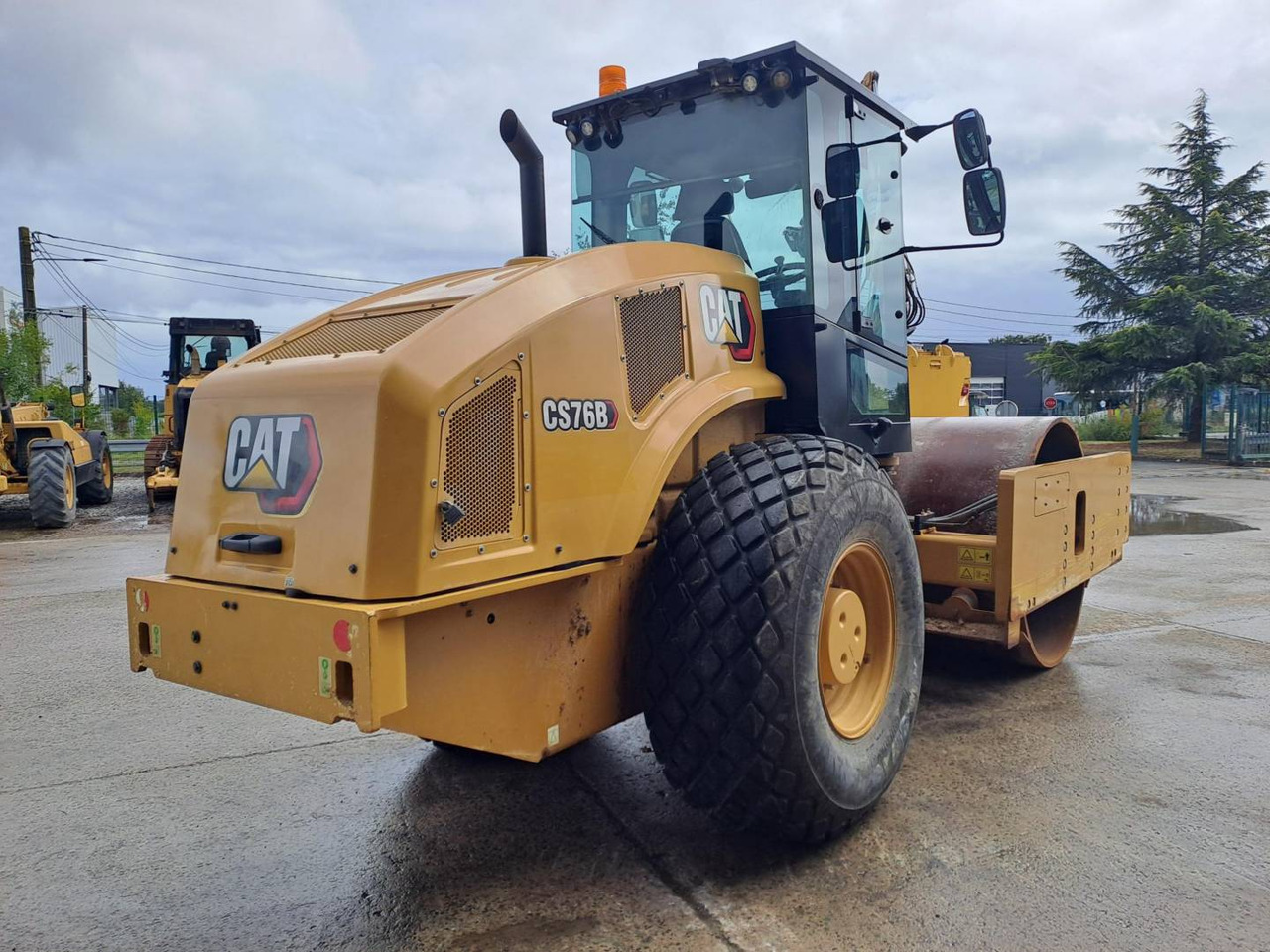CAT CS76B 4F - Compacteur à pieds de mouton/ Monocylindre: photos 3 CAT CS76B 4F - Compacteur à pieds de mouton/ Monocylindre: photos 3