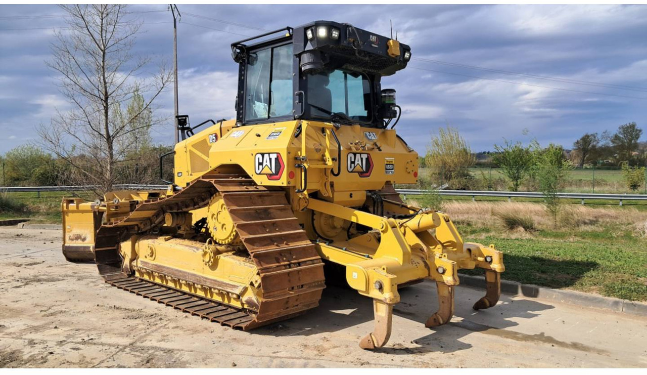 CAT D5 - Bulldozer: photos 4 CAT D5 - Bulldozer: photos 4