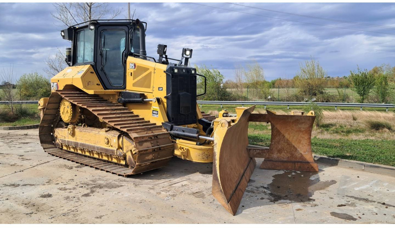 CAT D5 - Bulldozer: photos 2 CAT D5 - Bulldozer: photos 2