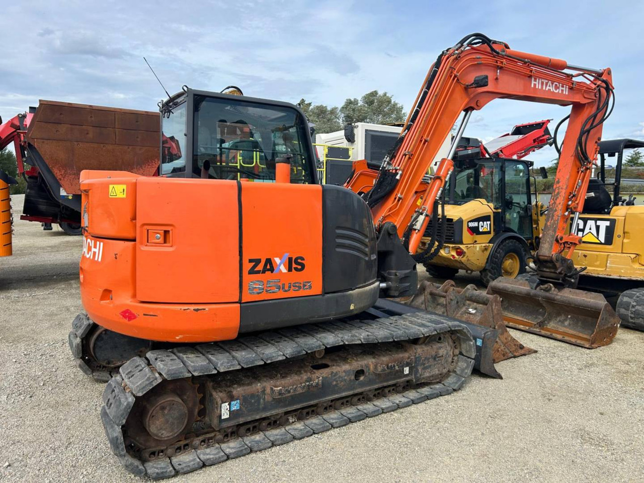HITACHI ZAXIS85 - Chargeuse sur pneus: photos 3 HITACHI ZAXIS85 - Chargeuse sur pneus: photos 3