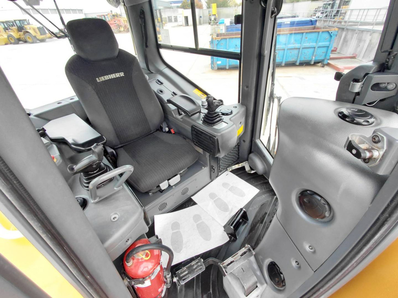 Bulldozer LIEBHERR PR736: photos 23 Bulldozer LIEBHERR PR736: photos 23