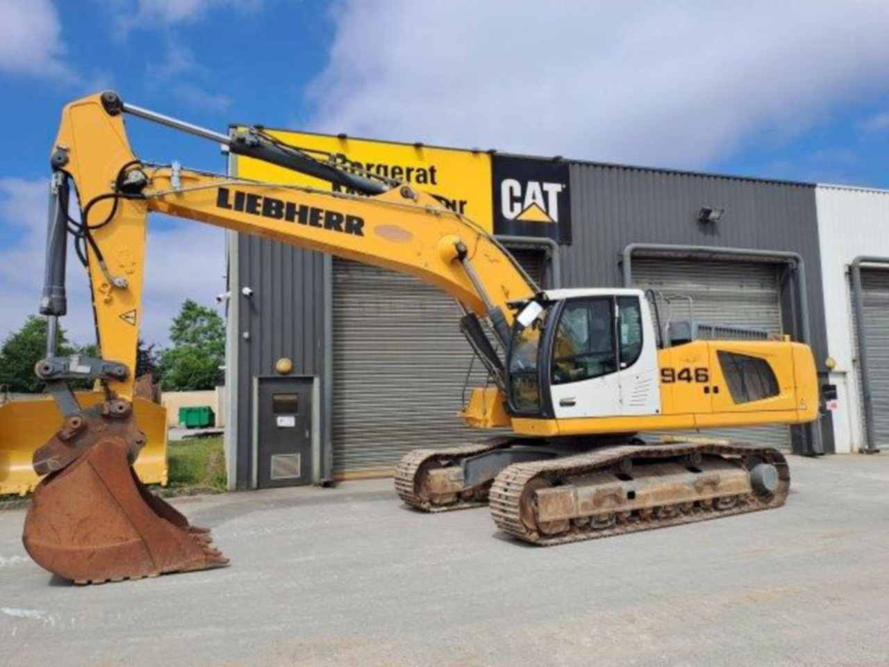 LIEBHERR R946 - Pelle sur chenille: photos 1 LIEBHERR R946 - Pelle sur chenille: photos 1