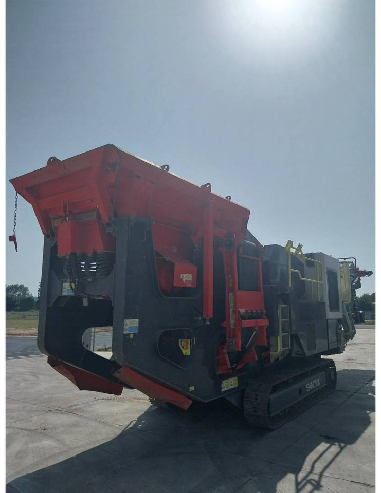 SANDVIK MINING & CONSTRUCTION QJ241 - Concasseur: photos 3 SANDVIK MINING & CONSTRUCTION QJ241 - Concasseur: photos 3