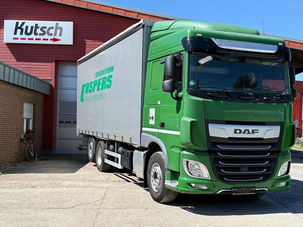 DAF XF 480 Plane 6x2 - Camion à rideaux coulissants: photos 3 DAF XF 480 Plane 6x2 - Camion à rideaux coulissants: photos 3