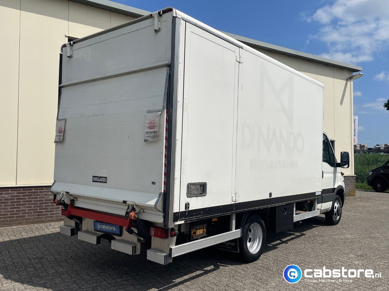 Iveco 40C 40C12 EURO 3 4x2 Bakwagen Euro 3 - Bouwjaar 2003 - APK tot 10-05-2026 -Handgeschakelde versnellingsbak - Fourgon grand volume: photos 3 Iveco 40C 40C12 EURO 3 4x2 Bakwagen Euro 3 - Bouwjaar 2003 - APK tot 10-05-2026 -Handgeschakelde versnellingsbak - Fourgon grand volume: photos 3