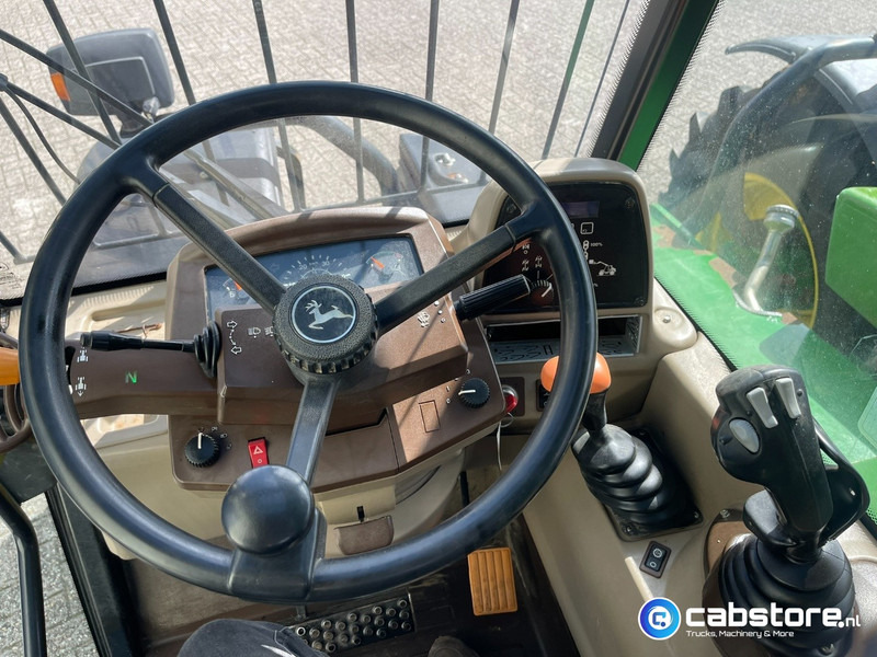 John Deere 3415 Verreiker met vorken en laadschop - Machine agricole: photos 5 John Deere 3415 Verreiker met vorken en laadschop - Machine agricole: photos 5