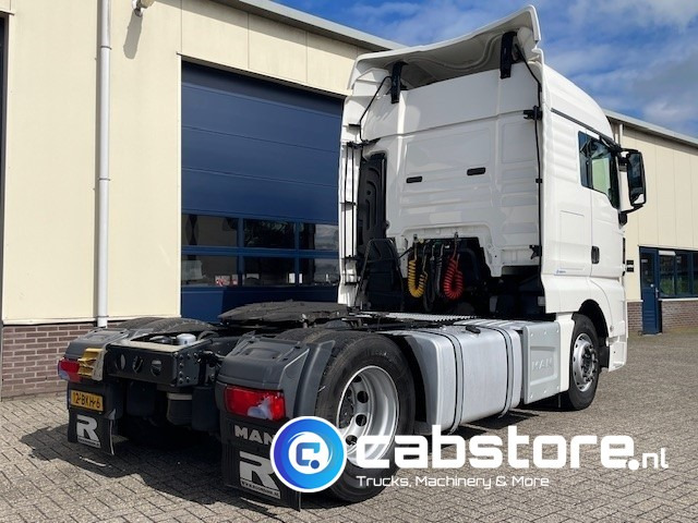 MAN TGX 18.420 4x2 Euro 6 MAN TGX 18.420 4x2 BLS Euro 6 - XLX Cabine - WB 360 - Bouwjaar 2018 - Km 681.675 - Good condition! - Tracteur routier: photos 3 MAN TGX 18.420 4x2 Euro 6 MAN TGX 18.420 4x2 BLS Euro 6 - XLX Cabine - WB 360 - Bouwjaar 2018 - Km 681.675 - Good condition! - Tracteur routier: photos 3