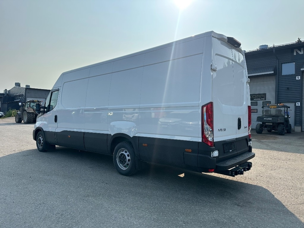 Iveco Daily 35S16A8 16m3 - Fourgon utilitaire: photos 4 Iveco Daily 35S16A8 16m3 - Fourgon utilitaire: photos 4