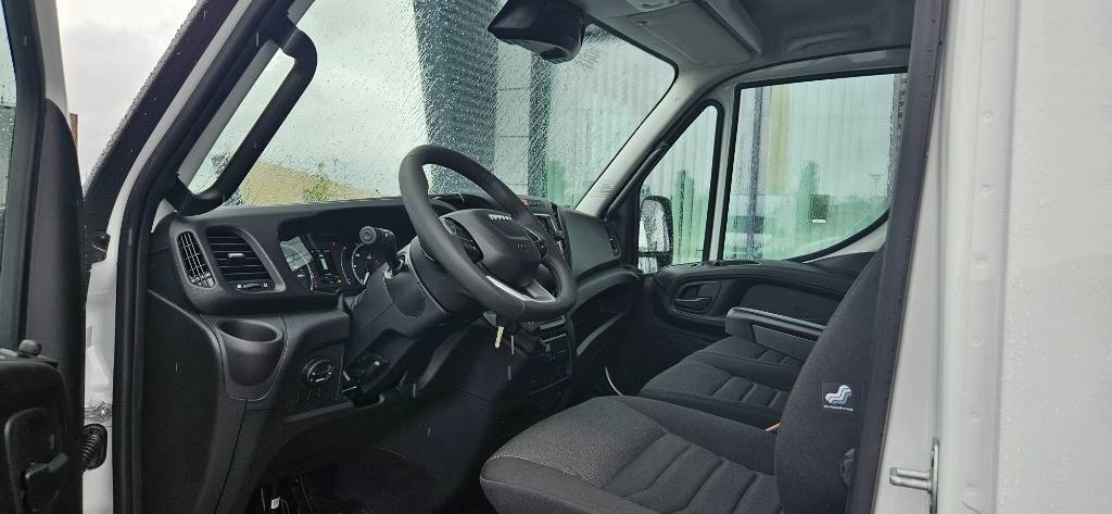 Iveco Daily 50C18A8V 16m3 - Fourgon utilitaire: photos 5 Iveco Daily 50C18A8V 16m3 - Fourgon utilitaire: photos 5