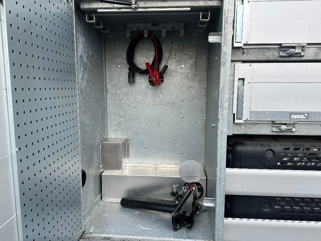 Crédit-bail de Iveco Eurocargo ML150E28 4x4 sähkölaitos varustein Iveco Eurocargo ML150E28 4x4 sähkölaitos varustein: photos 17 Crédit-bail de Iveco Eurocargo ML150E28 4x4 sähkölaitos varustein Iveco Eurocargo ML150E28 4x4 sähkölaitos varustein: photos 17