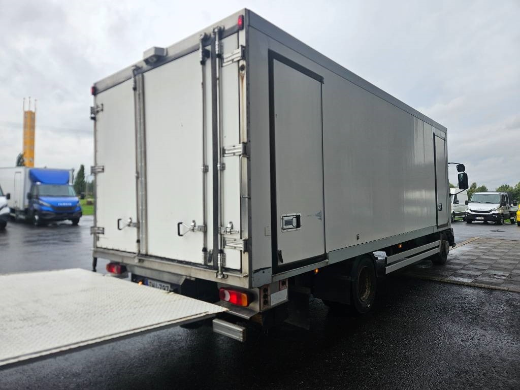 Renault Midlum 220 - Camion frigorifique: photos 3 Renault Midlum 220 - Camion frigorifique: photos 3