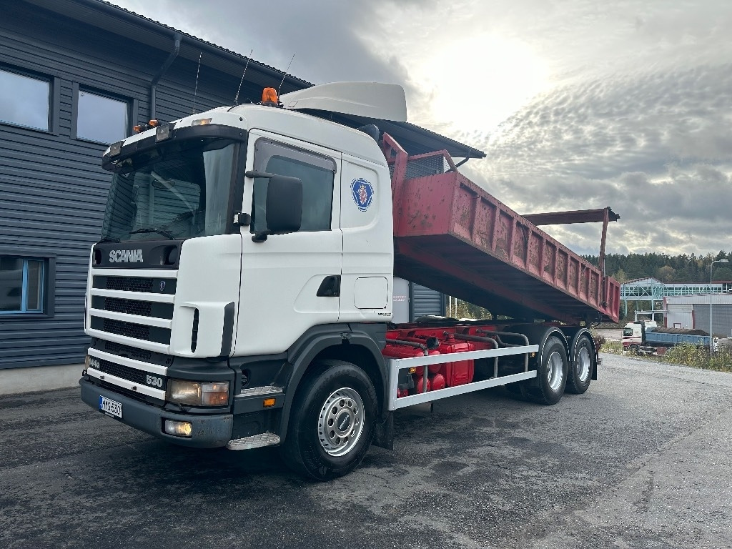 Scania R144 530 6X4 - Camion benne: photos 1 Scania R144 530 6X4 - Camion benne: photos 1