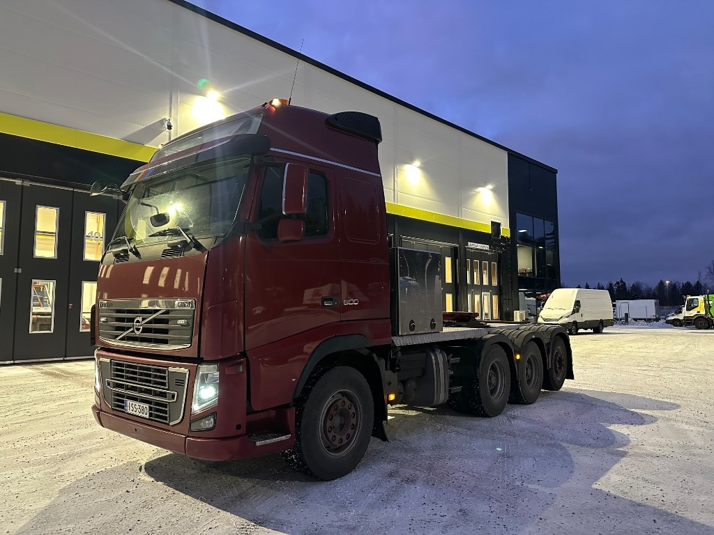 Volvo FH16 600 8x4*4 - Tracteur routier: photos 1 Volvo FH16 600 8x4*4 - Tracteur routier: photos 1