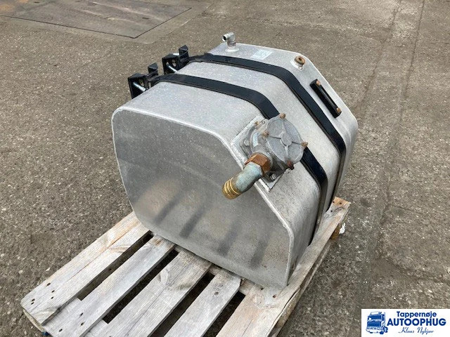 Hydraulik tank aluminum 225L - Réservoir hydraulique pour Camion: photos 2 Hydraulik tank aluminum 225L - Réservoir hydraulique pour Camion: photos 2