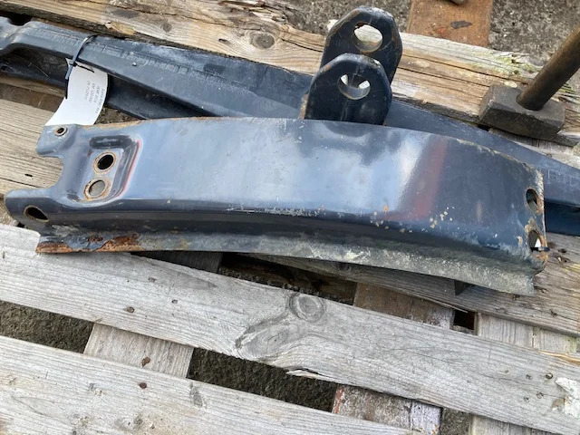 Scania 1853172 – Scania beam LH - Frame/ Châssis pour Camion: photos 1 Scania 1853172 – Scania beam LH - Frame/ Châssis pour Camion: photos 1