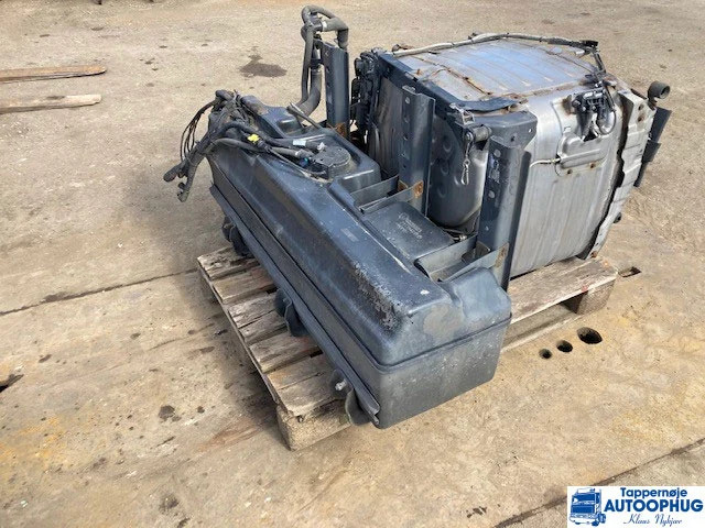 Scania 2173142 Adblue tank - AdBlue réservoir pour Camion: photos 1 Scania 2173142 Adblue tank - AdBlue réservoir pour Camion: photos 1