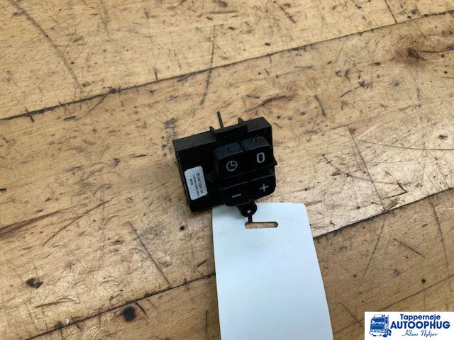 Scania switch – Scania 1789934 - Système électrique pour Camion: photos 1 Scania switch – Scania 1789934 - Système électrique pour Camion: photos 1