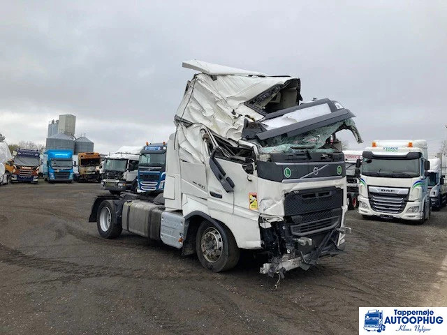 Volvo FH460 4X2 Skadet - Tracteur routier: photos 2 Volvo FH460 4X2 Skadet - Tracteur routier: photos 2