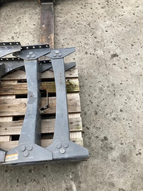 Volvo Cross member – Volvo 22372149 – Volvo 22808803 - Frame/ Châssis pour Camion: photos 5 Volvo Cross member – Volvo 22372149 – Volvo 22808803 - Frame/ Châssis pour Camion: photos 5