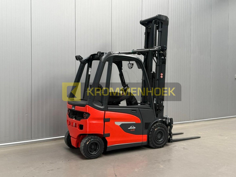 Linde E 25 Triplex 7410 mm - Chariot élévateur électrique: photos 4 Linde E 25 Triplex 7410 mm - Chariot élévateur électrique: photos 4