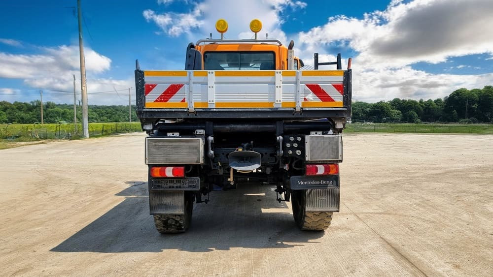 Mercedes-Benz Unimog U527 - Véhicule de voirie/ Spécial: photos 5 Mercedes-Benz Unimog U527 - Véhicule de voirie/ Spécial: photos 5