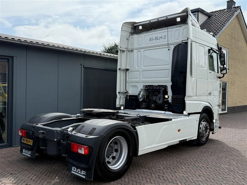 DAF XF 450 Showtruck 1st Owner Only 495.000KM! 2x Bed - Tracteur routier: photos 2 DAF XF 450 Showtruck 1st Owner Only 495.000KM! 2x Bed - Tracteur routier: photos 2