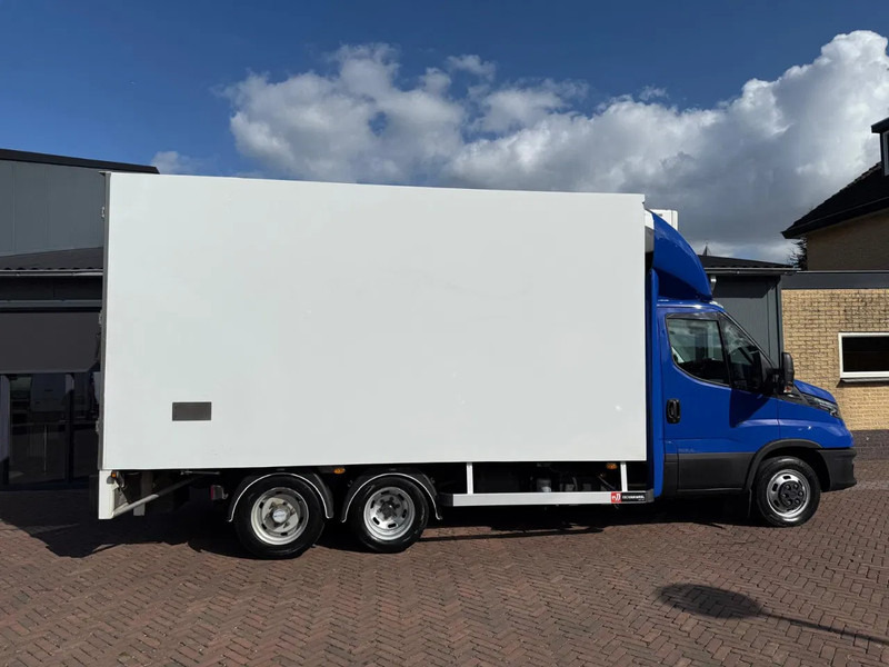 Iveco Daily 40C18 3.0 180PK Aut. Clixtar Be trekker Koeler 2655 KG Laadvm. 3 Zits CVO - Tracteur routier: photos 2 Iveco Daily 40C18 3.0 180PK Aut. Clixtar Be trekker Koeler 2655 KG Laadvm. 3 Zits CVO - Tracteur routier: photos 2