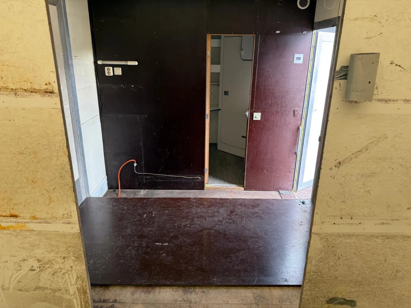 Volvo FL 12.240 STAND Airco 2x bed Douche Heater - Camion fourgon: photos 4 Volvo FL 12.240 STAND Airco 2x bed Douche Heater - Camion fourgon: photos 4