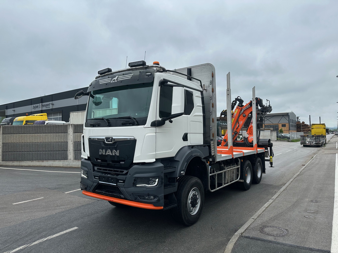 MAN TGS 33.520 6X6 BL intarder PENZ 12Z - Camion grumier: photos 2 MAN TGS 33.520 6X6 BL intarder PENZ 12Z - Camion grumier: photos 2
