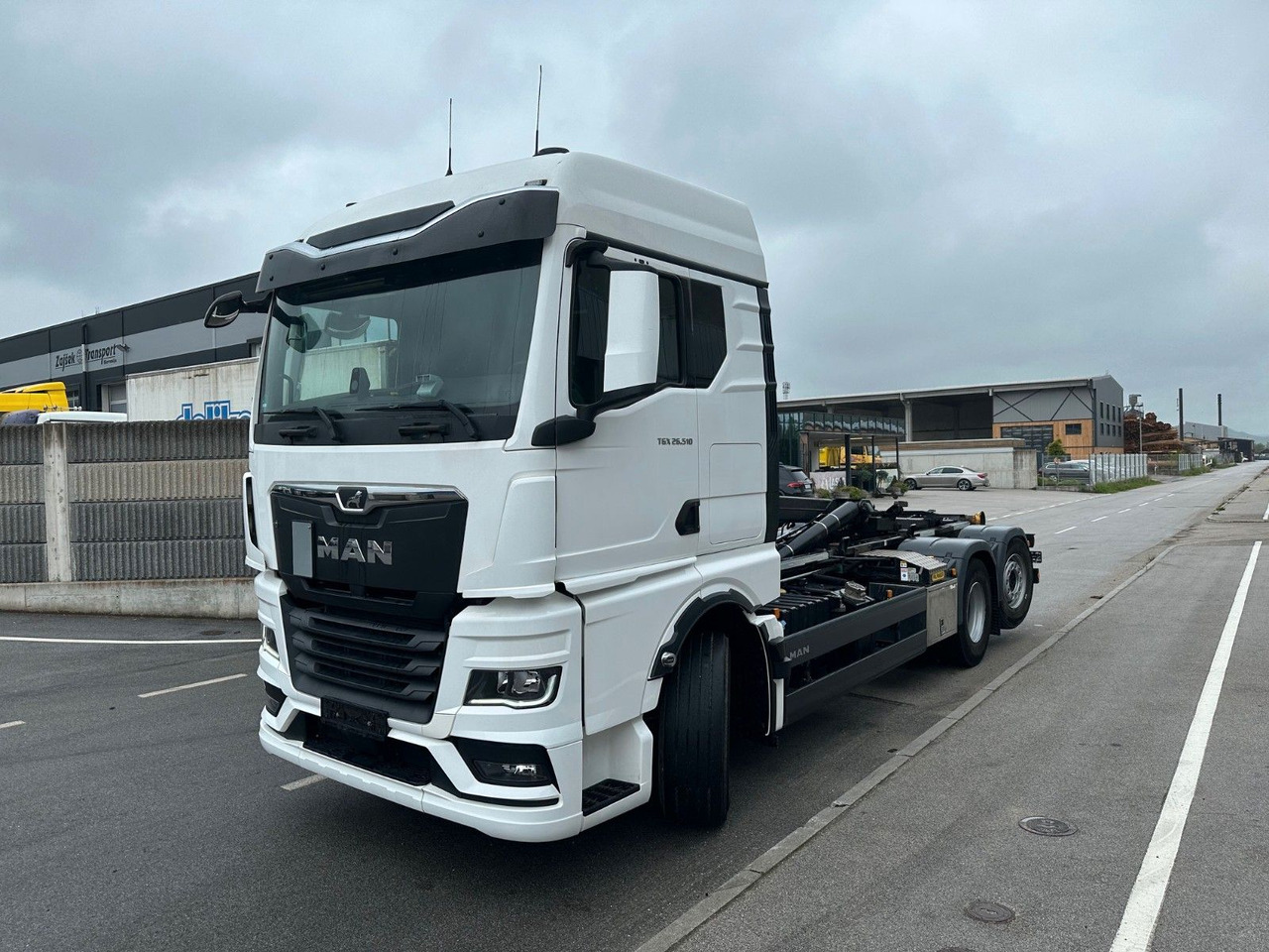 MAN TGX 26.510 6X2-4BL intarder, - Camion ampliroll: photos 2 MAN TGX 26.510 6X2-4BL intarder, - Camion ampliroll: photos 2