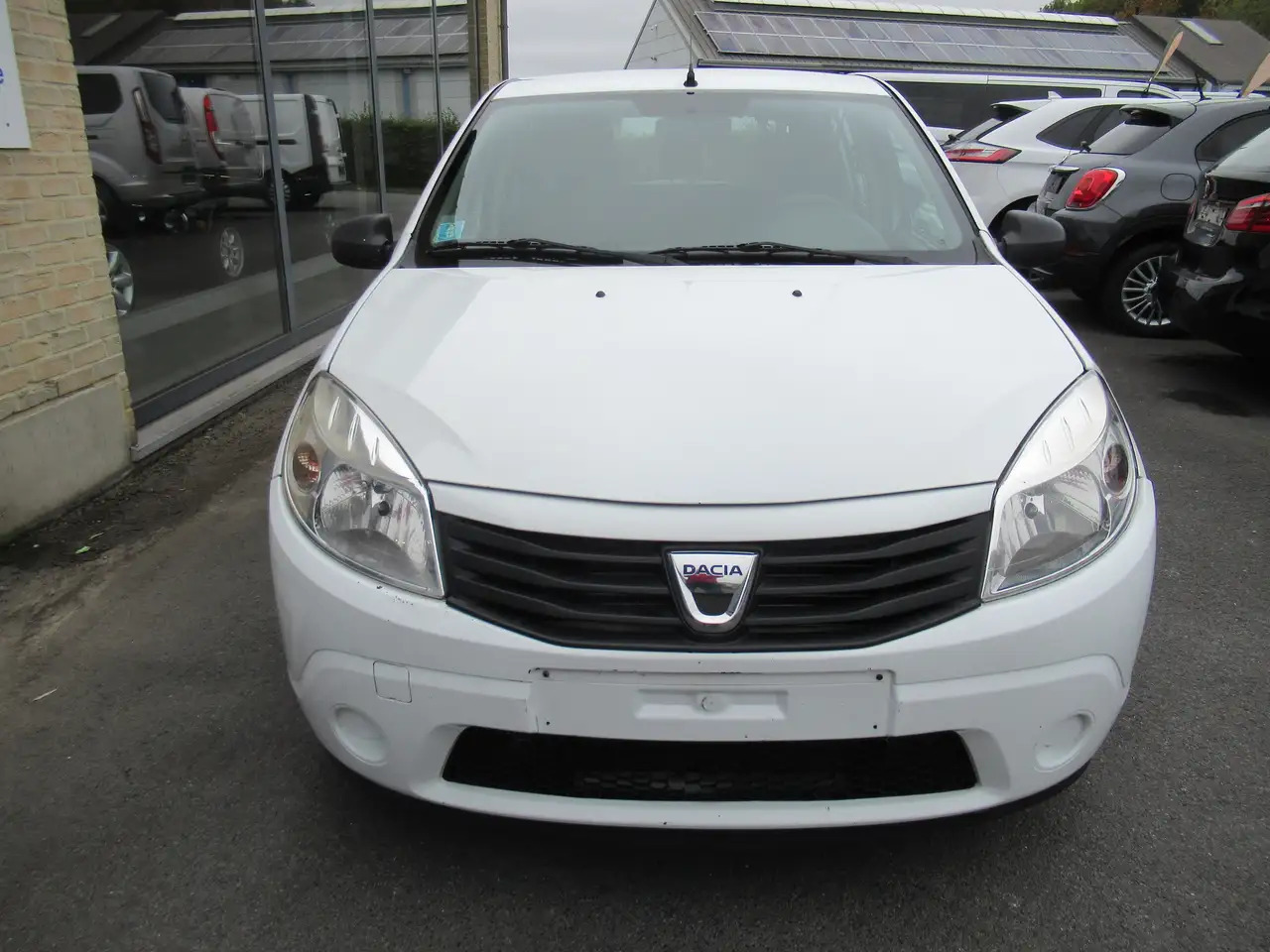 Dacia Sandero Sandero 1.2i Ambiance - Voiture: photos 3 Dacia Sandero Sandero 1.2i Ambiance - Voiture: photos 3