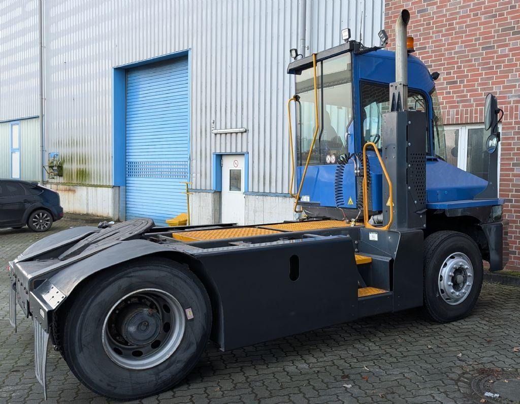 Kalmar T2 - Tracteur portuaire: photos 2 Kalmar T2 - Tracteur portuaire: photos 2