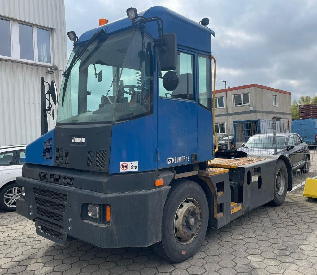 Kalmar T2 - Tracteur portuaire: photos 4 Kalmar T2 - Tracteur portuaire: photos 4