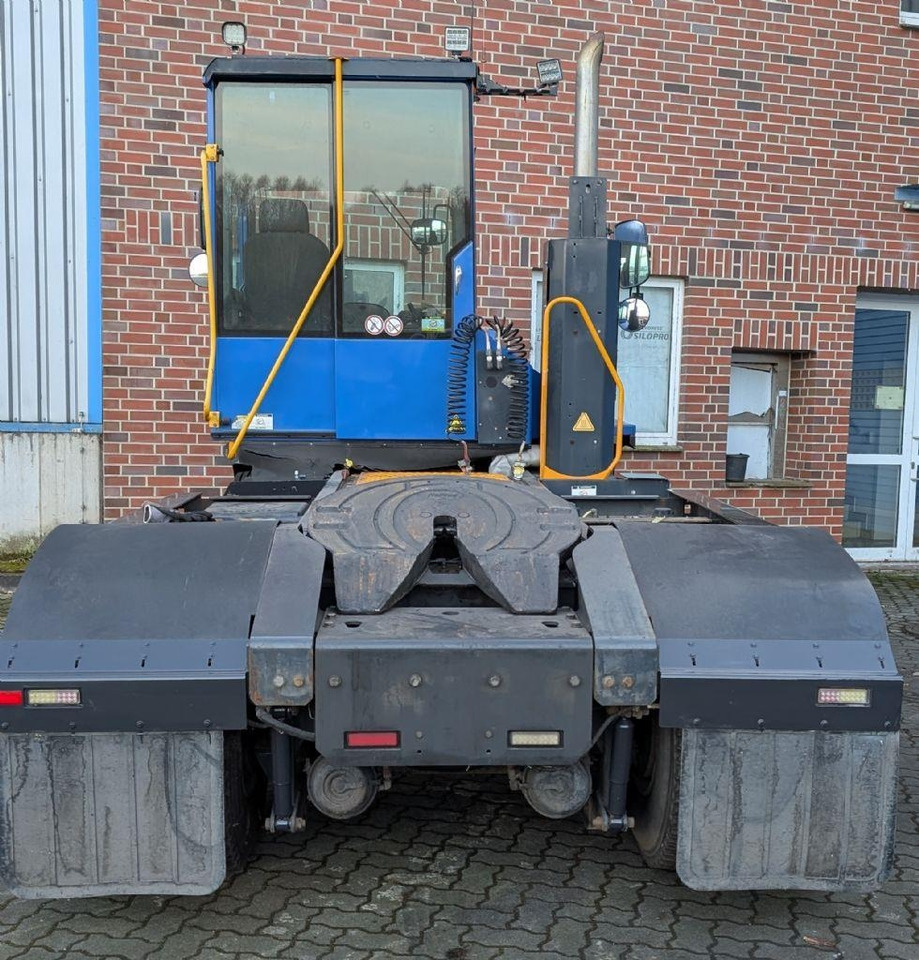 Kalmar T2 - Tracteur portuaire: photos 4 Kalmar T2 - Tracteur portuaire: photos 4