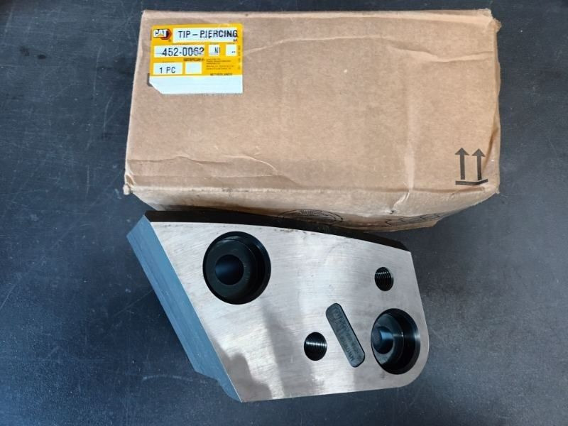 CATERPILLAR TIP-PIERCING 452-0062 - Engins de chantier: photos 1 CATERPILLAR TIP-PIERCING 452-0062 - Engins de chantier: photos 1