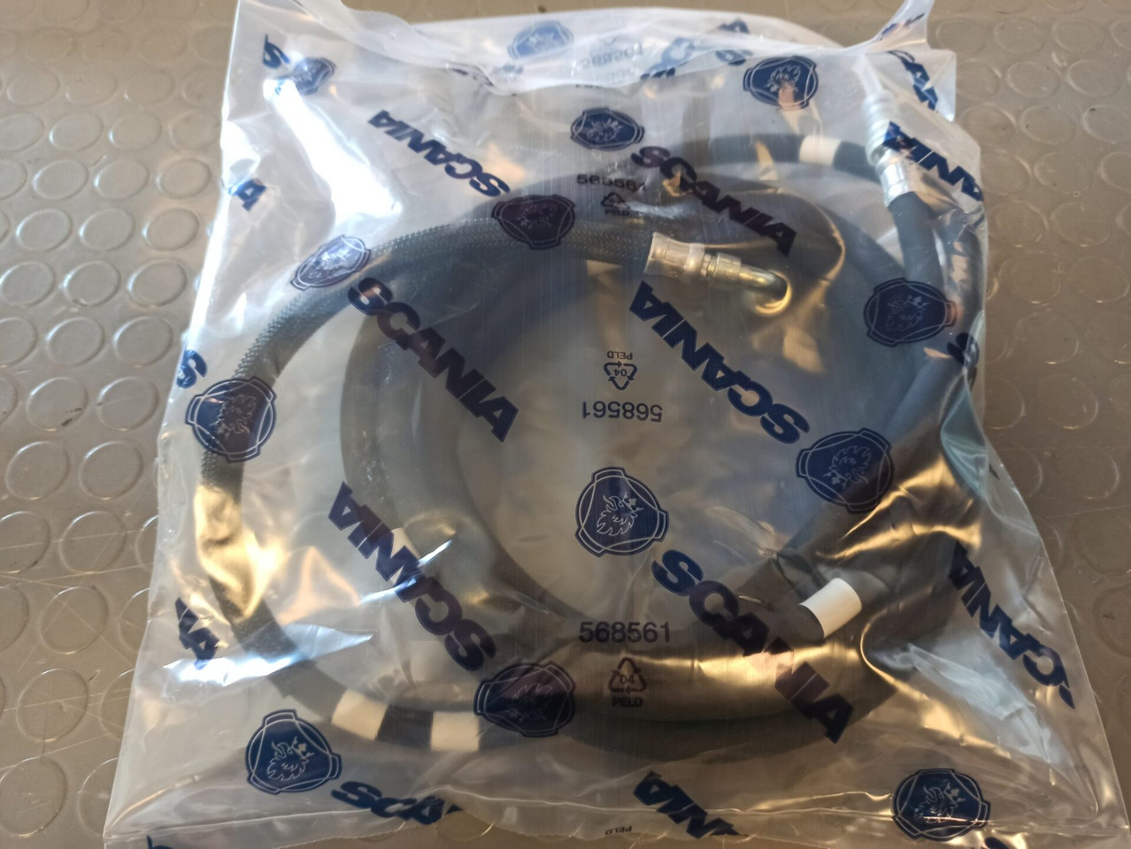 SCANIA CLUTCH HOSE - 2398578 - Boîte de vitesse et pièces pour Camion: photos 1 SCANIA CLUTCH HOSE - 2398578 - Boîte de vitesse et pièces pour Camion: photos 1