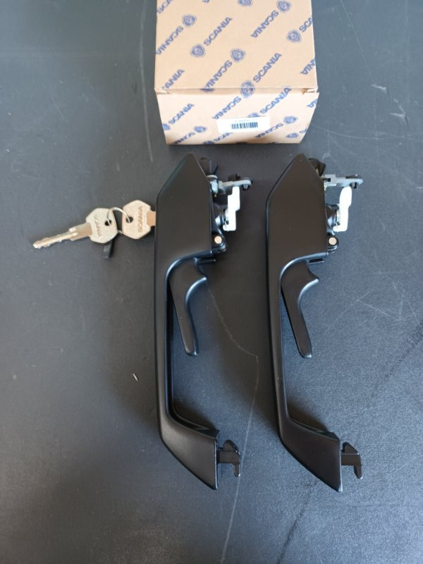 SCANIA DOOR HANDLE - 1306977 - Carrosserie et extérieur pour Camion: photos 1 SCANIA DOOR HANDLE - 1306977 - Carrosserie et extérieur pour Camion: photos 1