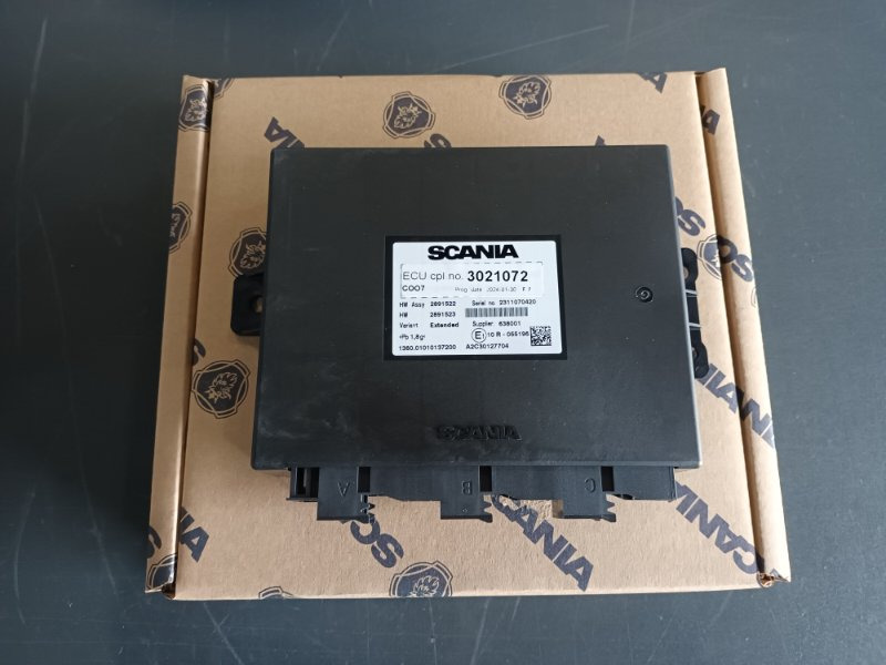 SCANIA ECU COO7 500kbit 3021072, 3025979, 2969246 - Bloc de gestion pour Camion: photos 1 SCANIA ECU COO7 500kbit 3021072, 3025979, 2969246 - Bloc de gestion pour Camion: photos 1
