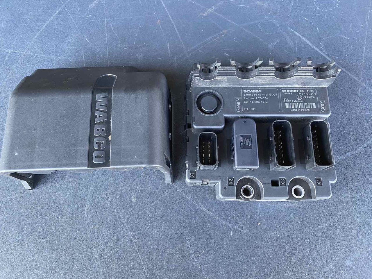 SCANIA ECU SMS ELC4 2674574 - Bloc de gestion pour Camion: photos 1 SCANIA ECU SMS ELC4 2674574 - Bloc de gestion pour Camion: photos 1