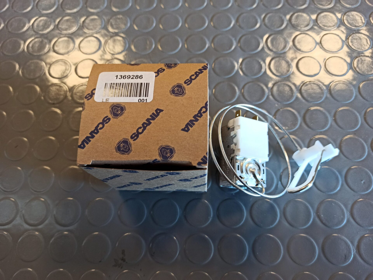 SCANIA EVAPORATOR THERMOSTAT - 1369286 - Thermostat pour Camion: photos 1 SCANIA EVAPORATOR THERMOSTAT - 1369286 - Thermostat pour Camion: photos 1