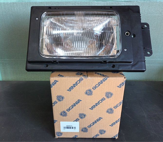 SCANIA HEADLAMP - 289914 - Feu avant pour Camion: photos 1 SCANIA HEADLAMP - 289914 - Feu avant pour Camion: photos 1