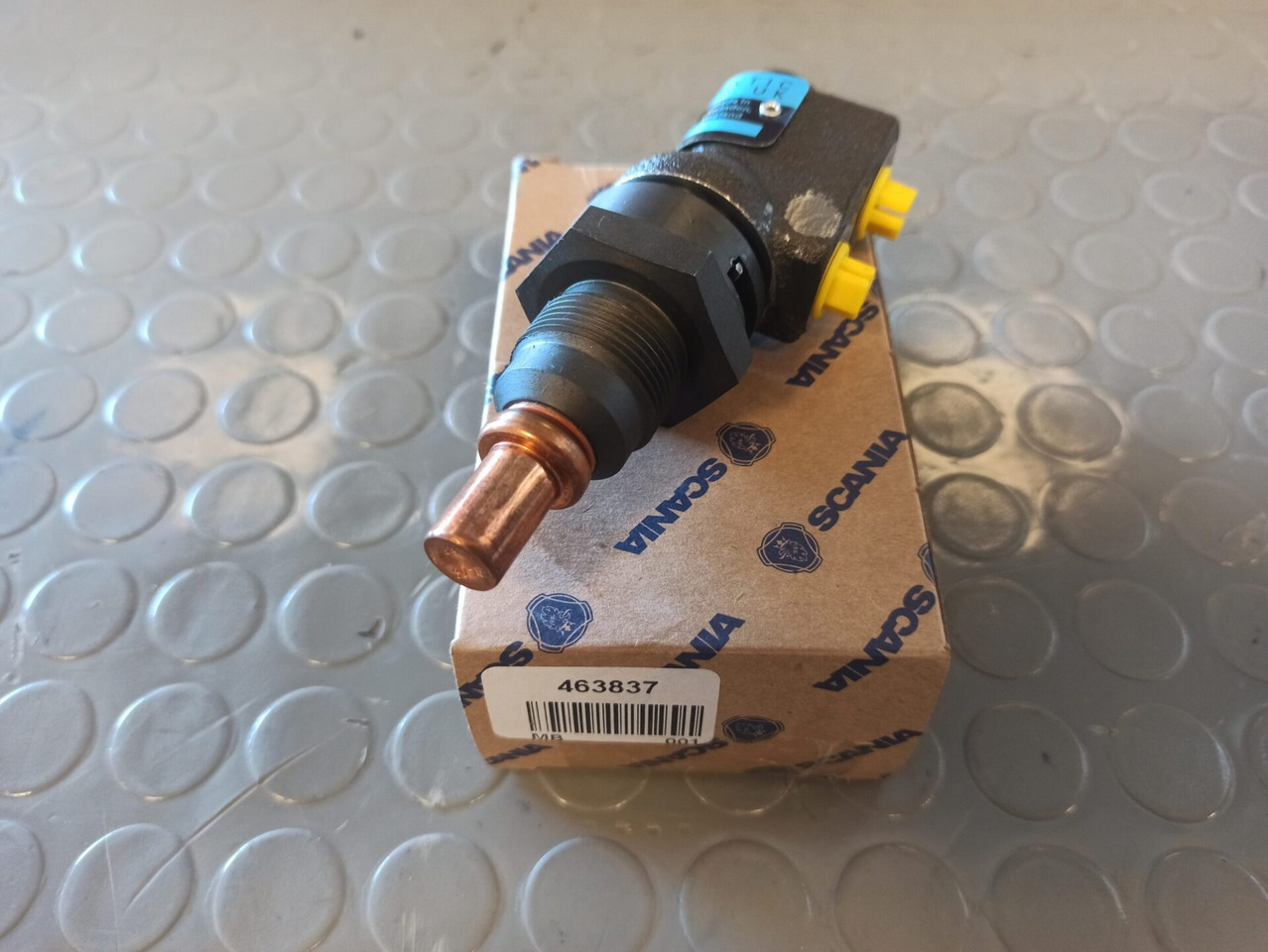SCANIA THERMOSTAT VALVE - 463837 - Thermostat pour Camion: photos 1 SCANIA THERMOSTAT VALVE - 463837 - Thermostat pour Camion: photos 1