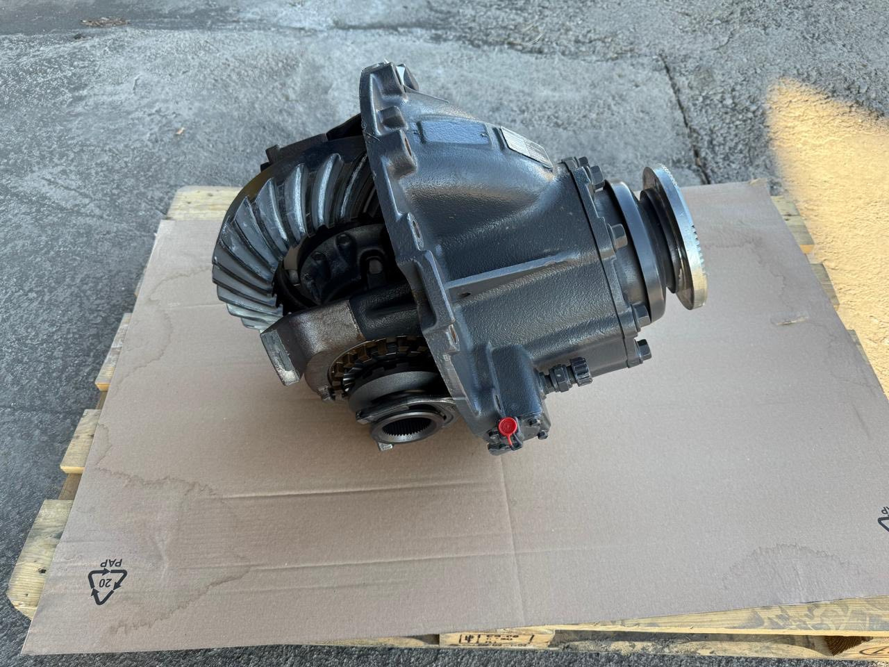 VOLVO Differential Groups 20701332 / 20487379 - Essieu et pièces pour Camion: photos 3 VOLVO Differential Groups 20701332 / 20487379 - Essieu et pièces pour Camion: photos 3
