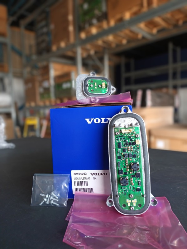 VOLVO MODULE 82494763 - Système électrique pour Camion: photos 1 VOLVO MODULE 82494763 - Système électrique pour Camion: photos 1