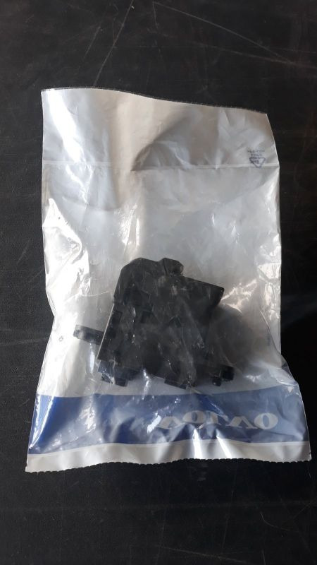 VOLVO SWITCH 23126245 - Système électrique pour Camion: photos 2 VOLVO SWITCH 23126245 - Système électrique pour Camion: photos 2