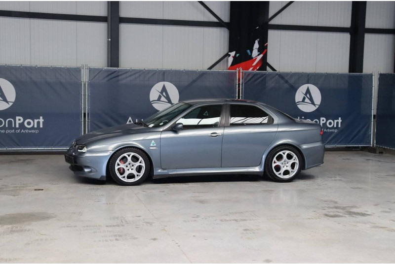 Alfa Romeo 156 3.2i V6 24v GTA - Berline: photos 1 Alfa Romeo 156 3.2i V6 24v GTA - Berline: photos 1