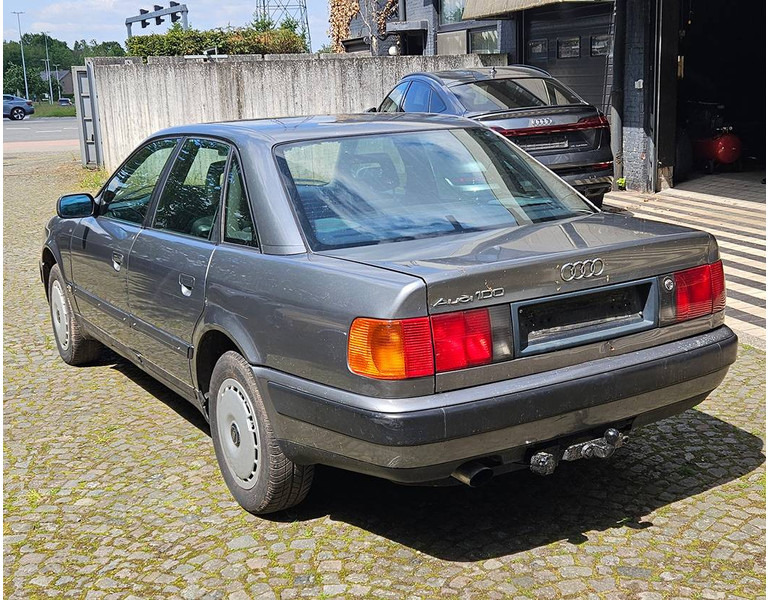 Audi 100 2.4D - Voiture: photos 4 Audi 100 2.4D - Voiture: photos 4