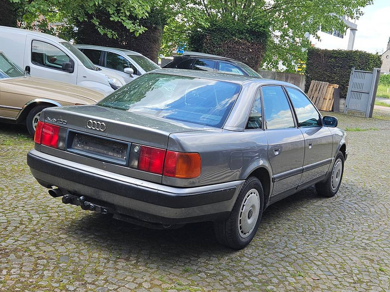 Audi 100 2.4D - Voiture: photos 2 Audi 100 2.4D - Voiture: photos 2