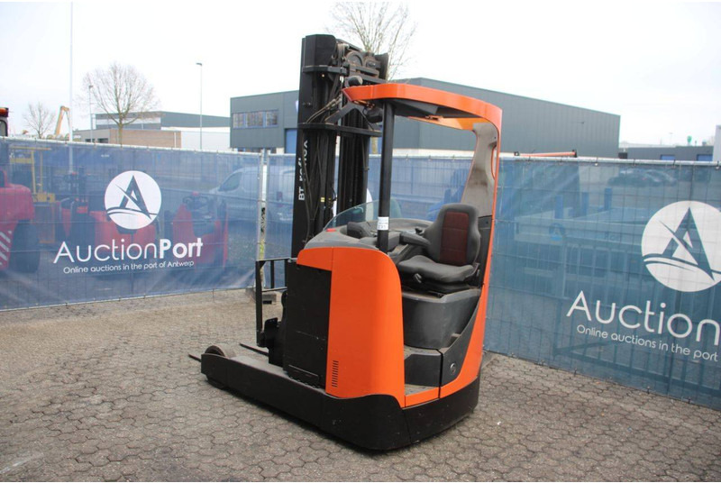 BT RRE 200 - Chariot à mât rétractable: photos 3 BT RRE 200 - Chariot à mât rétractable: photos 3