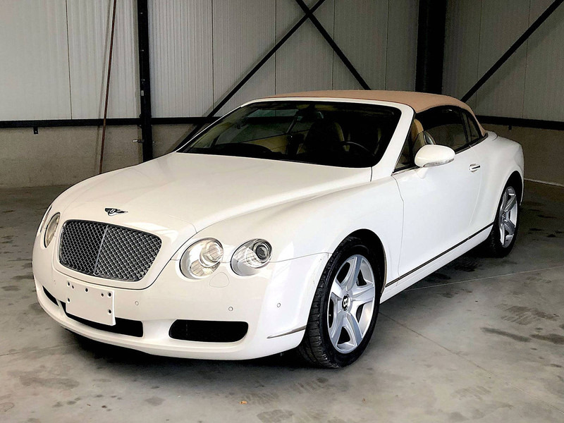 Bentley Continental GTC - Voiture: photos 1 Bentley Continental GTC - Voiture: photos 1